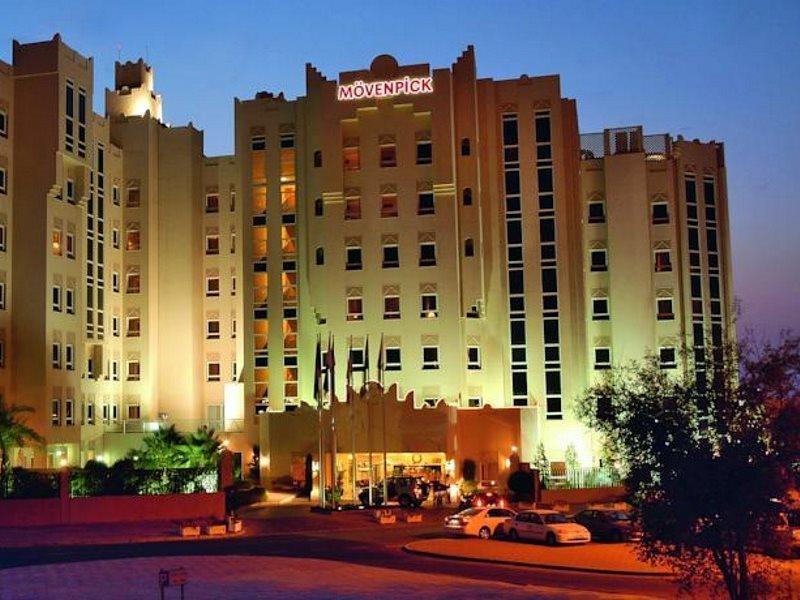 Movenpick Hotel Доха Экстерьер фото